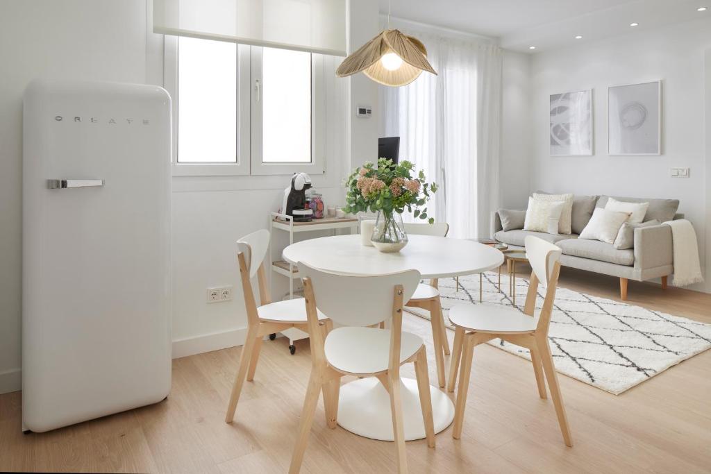 Kuchyňa alebo kuchynka v ubytovaní Moneo by FeelFree Rentals