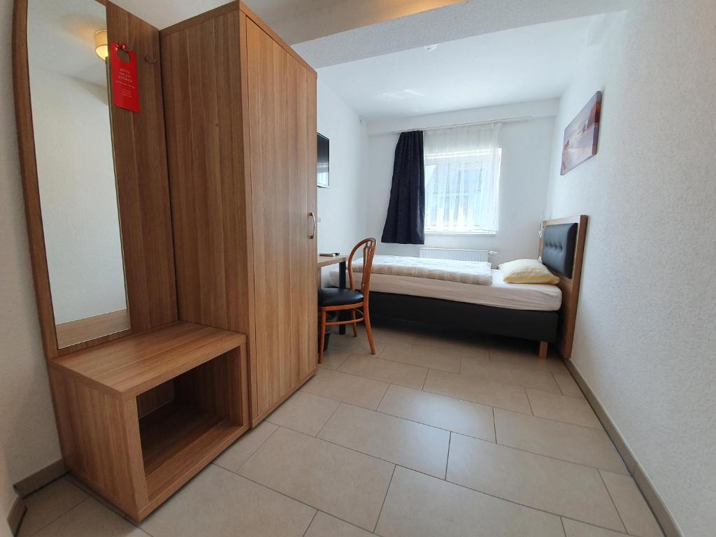 Gap Hotel - Single Room
