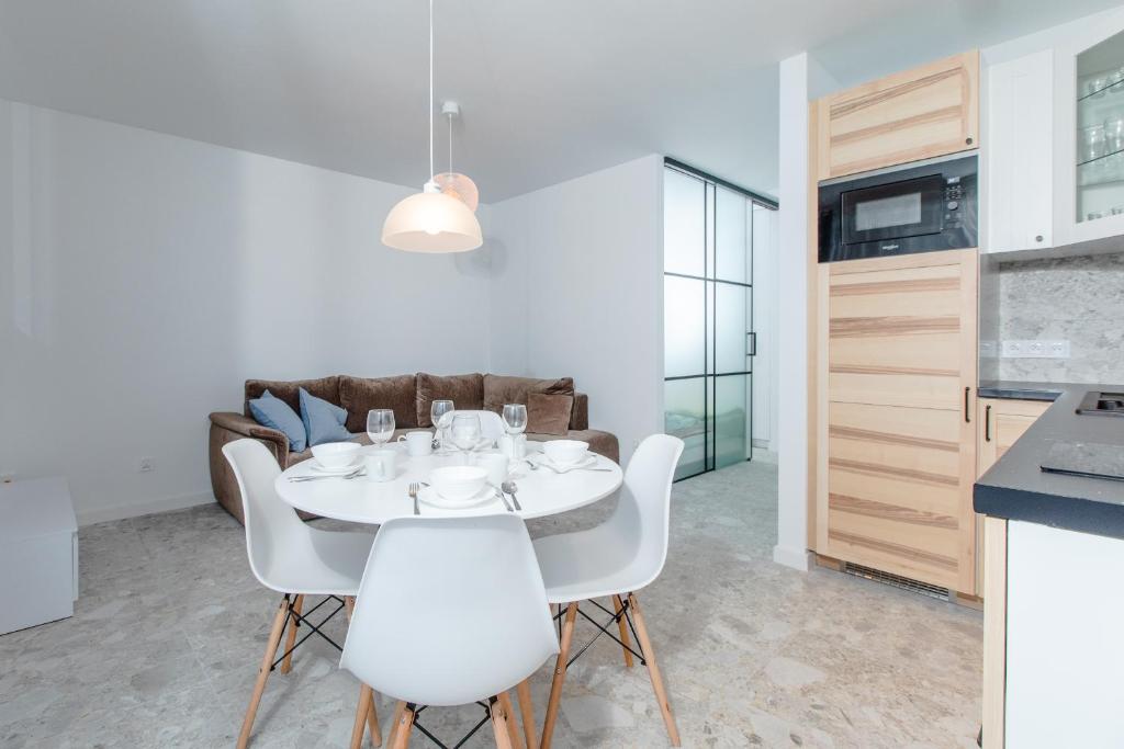 Kuchyň nebo kuchyňský kout v ubytování Resort Apartamenty Klifowa Rewal 59