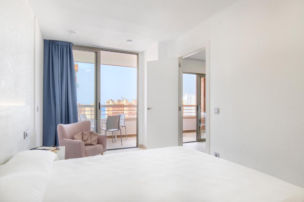 Postel nebo postele na pokoji v ubytování Aparthotel BCL Levante Lux