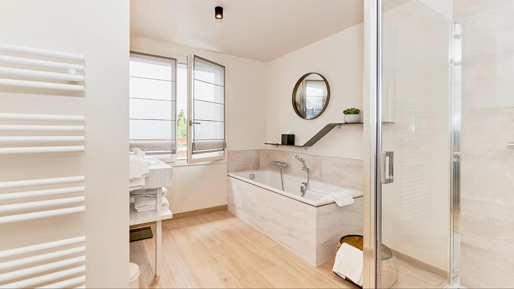Maison Tiegezh - Deluxe Room (2 Adults + 1 Child)