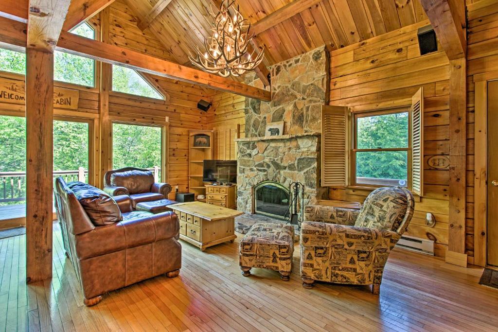 Deluxe Family Cabin with Game Room and Fire Pit!, Long Pond – Updated ...