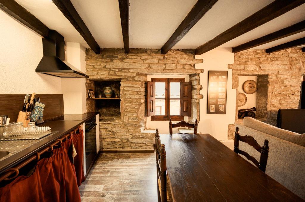 Apartaments Can Lo Rupit (España Rupit) - Booking.com