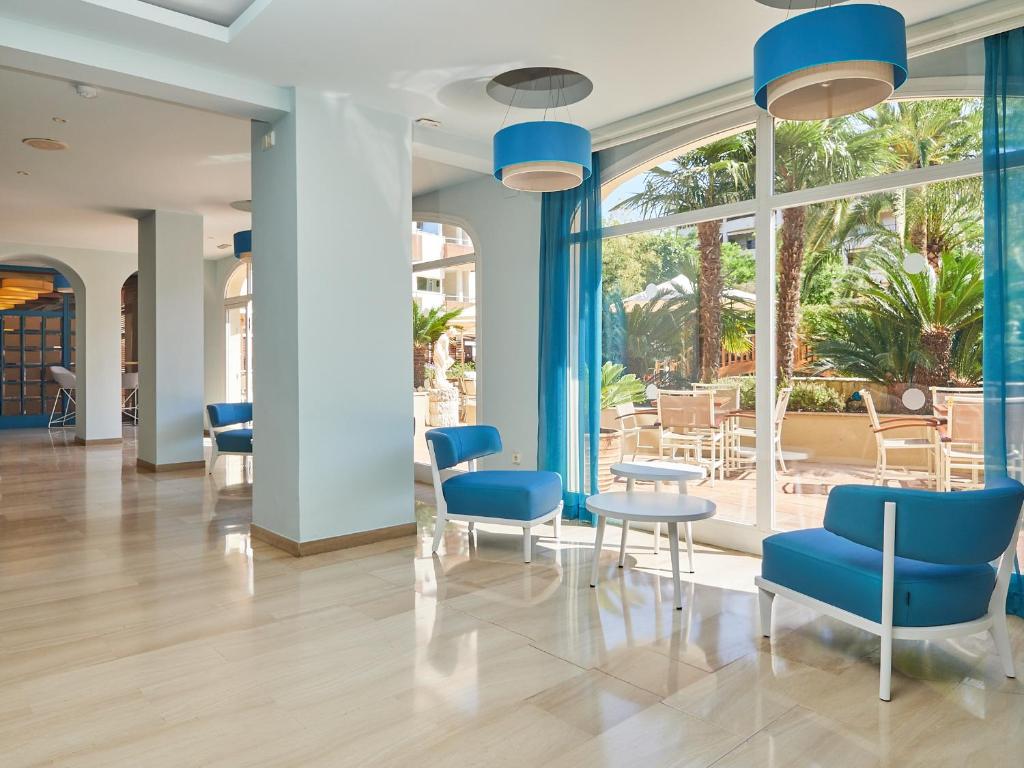 Posezení v ubytování Mònica Hotel