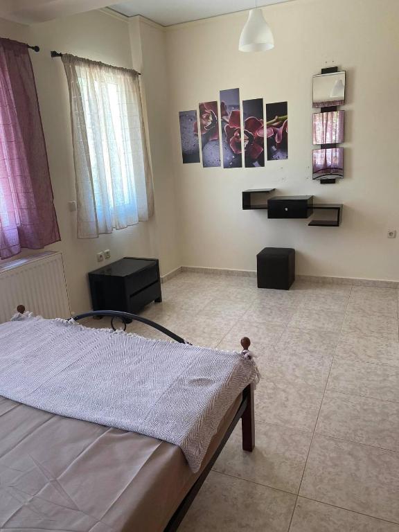 TV a/nebo společenská místnost v ubytování Treasures B&B