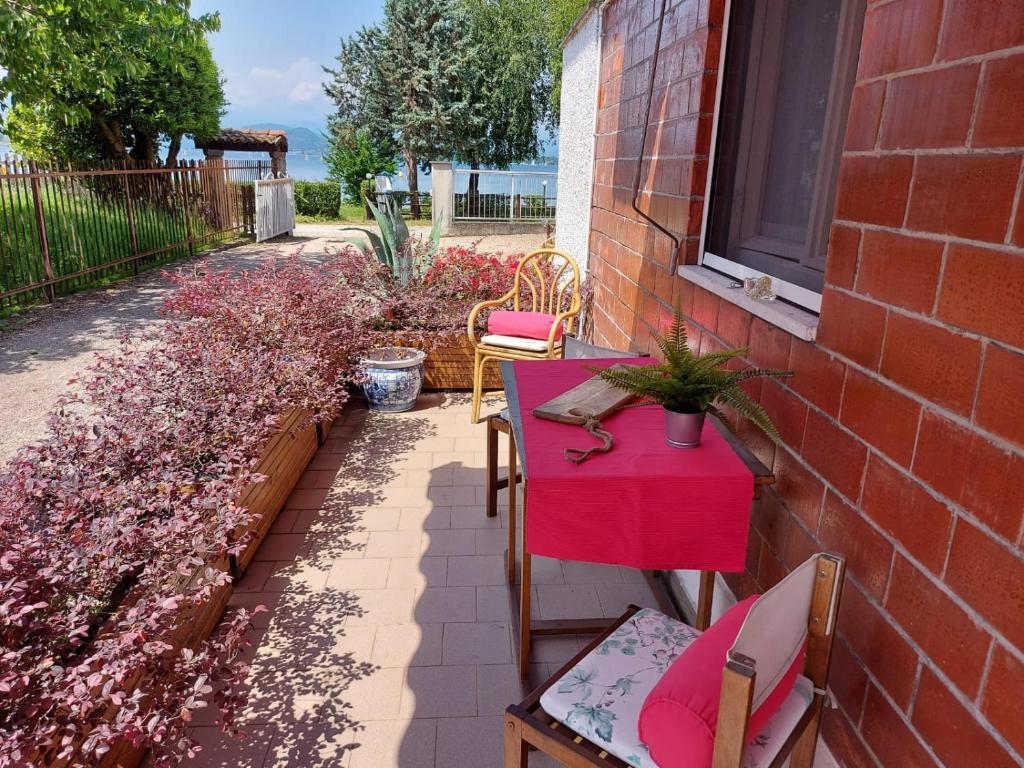 Vonkajšia záhrada v ubytovaní Bnbook Lago Maggiore Studio 2