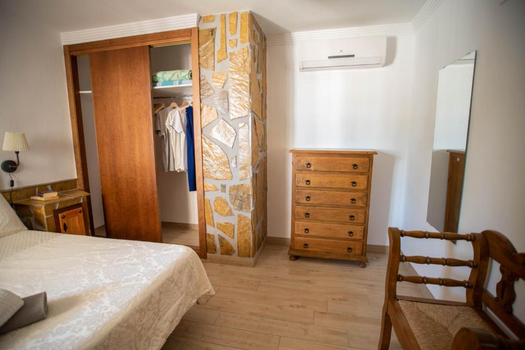 Posteľ alebo postele v izbe v ubytovaní Casa rural en Nerja Villa RuiSol by Centrall alquileres turísticos