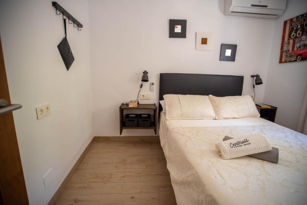 Posteľ alebo postele v izbe v ubytovaní Casa rural en Nerja Villa RuiSol by Centrall alquileres turísticos
