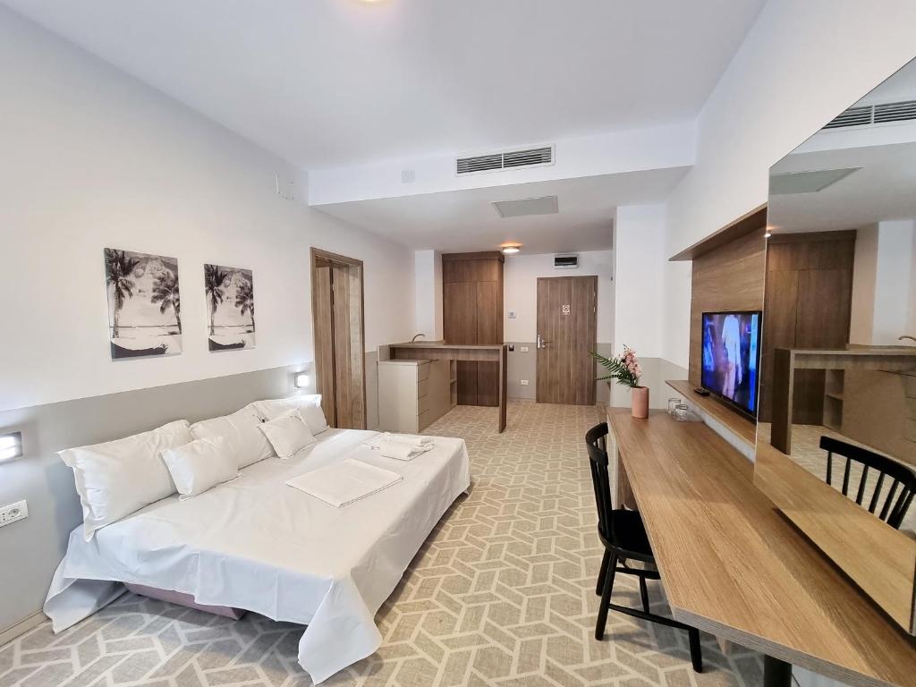 Hotel Clas Mamaia Nord - Suite With Balcony