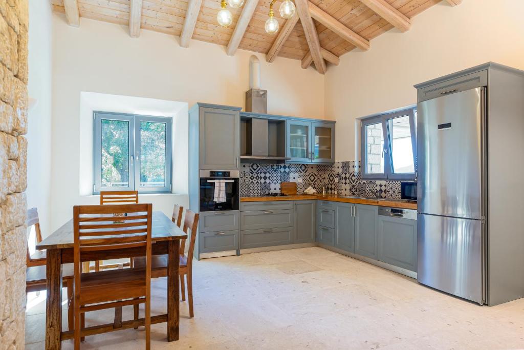 Villa Dafni & Nikos Corfu - Deluxe Villa 2