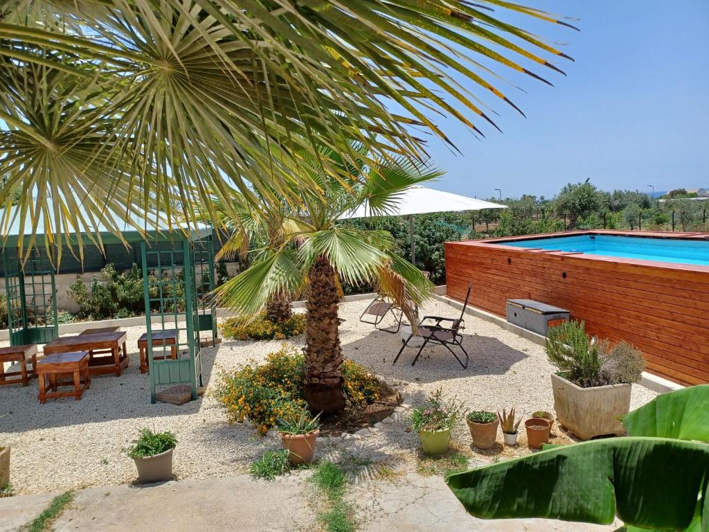 Bazén v ubytovaní Turtle Island Apartments alebo v jeho blízkosti