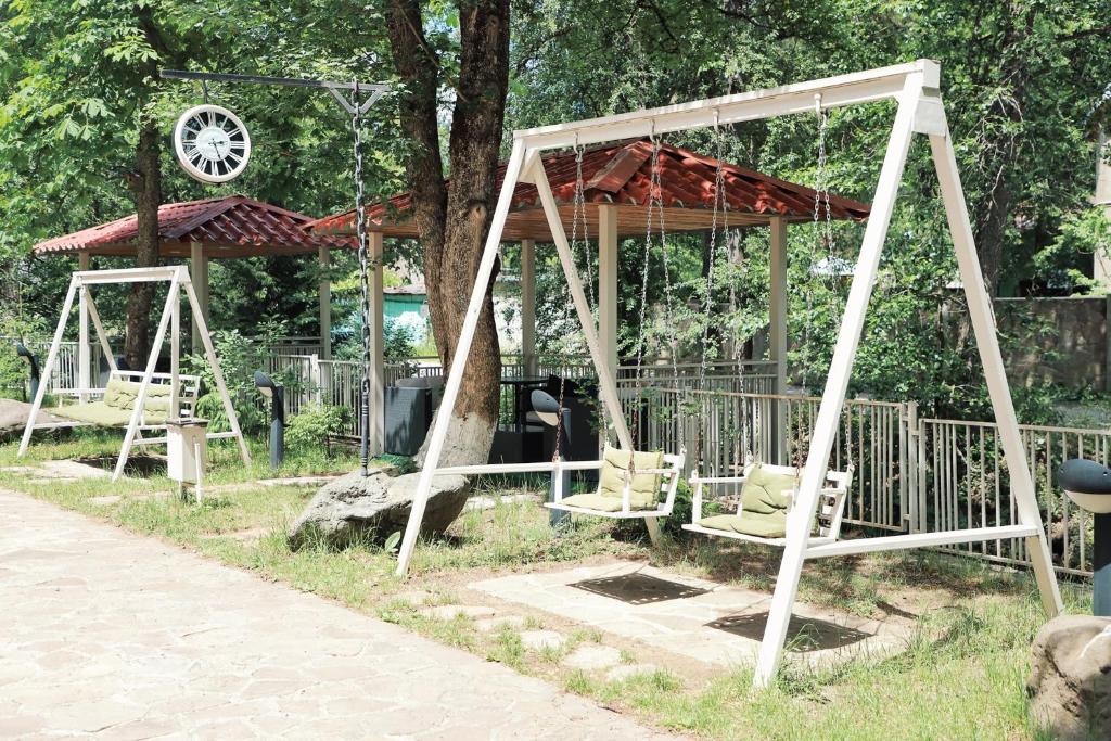 Zahrada ubytování Abastumani Residence