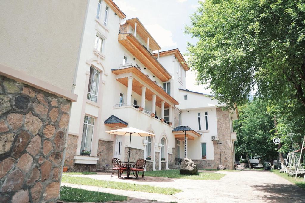 Budova, kde se hotel nachází