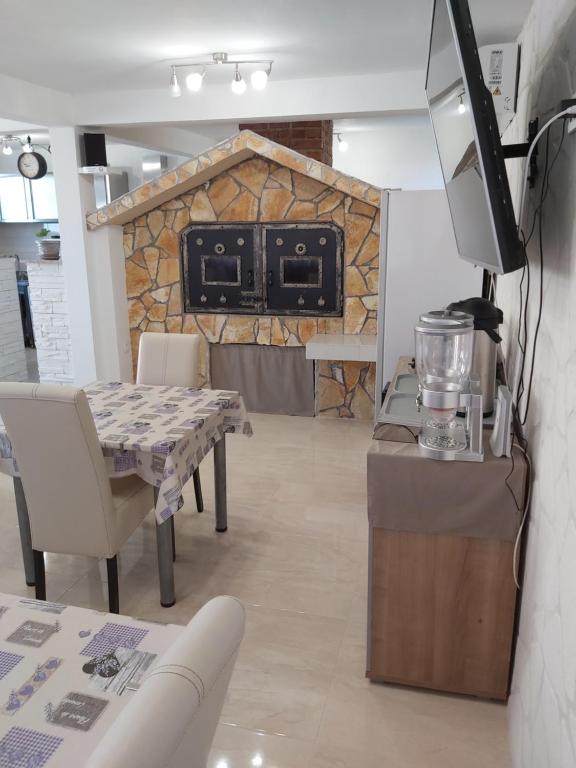 Kuchyň nebo kuchyňský kout v ubytování B&B Sobe Magdalena