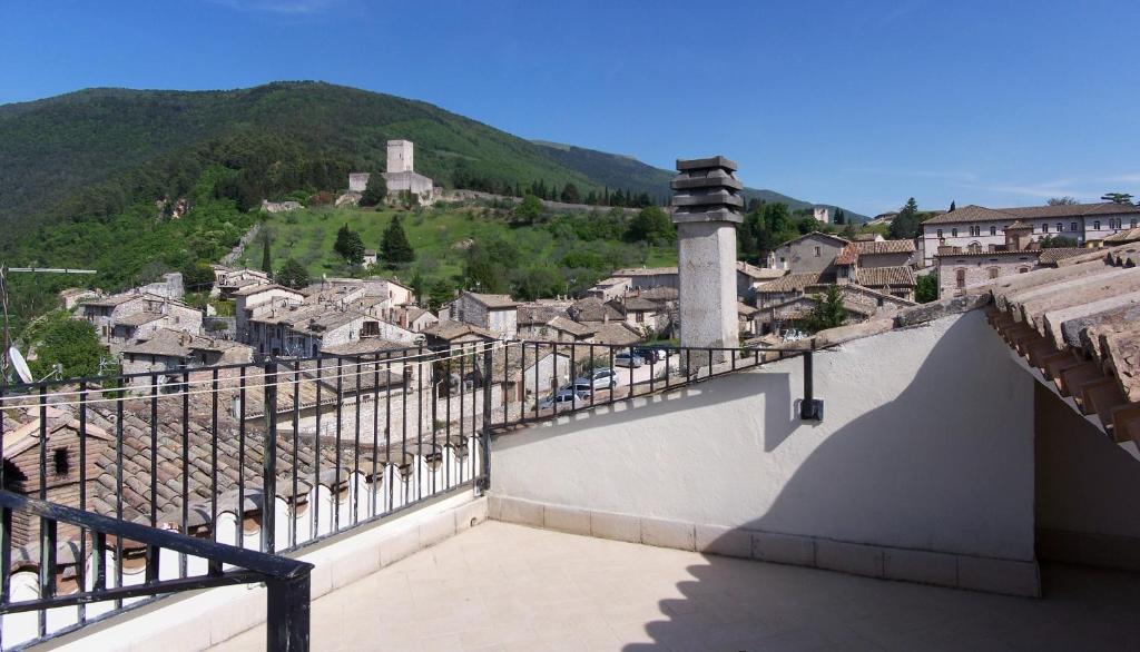 widok na miasto z auliculiculiculiculiculiculicznym w obiekcie Nice Assisi w Asyżu