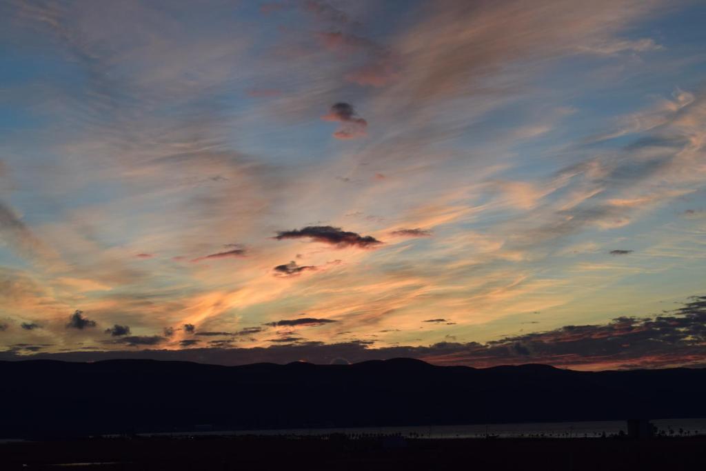Sunrise Sea & Mountain Vista Apartments