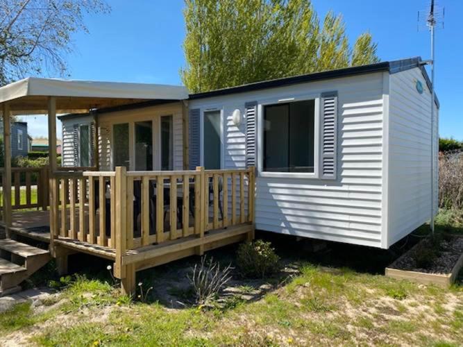 Camping-Caravaning de la Mollière - Standard Three-Bedroom Bungalow (6 Persons Max)