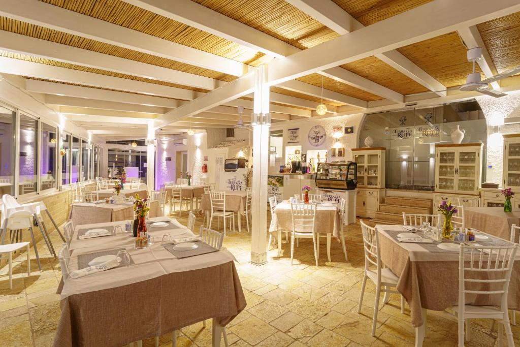 Restaurace v ubytování La Terrazza Sulla Rupe Relais