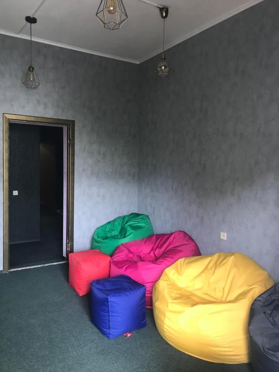 Posezení v ubytování Kosher Hostel