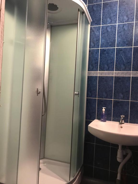 Koupelna v ubytování Kosher Hostel