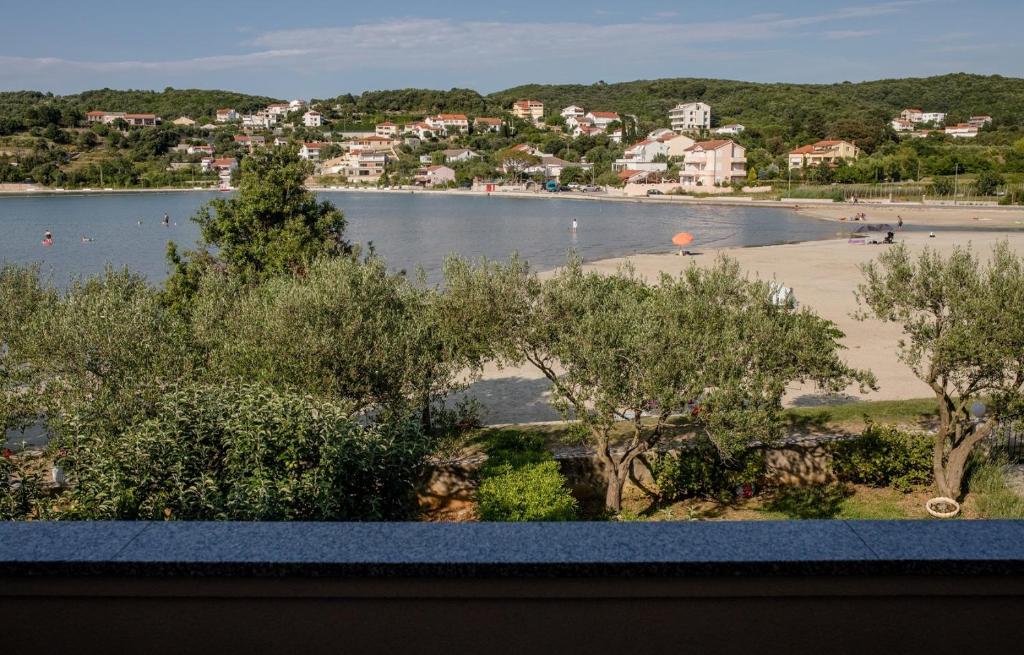 Apartments Halovic - Appartamento Con Balcone