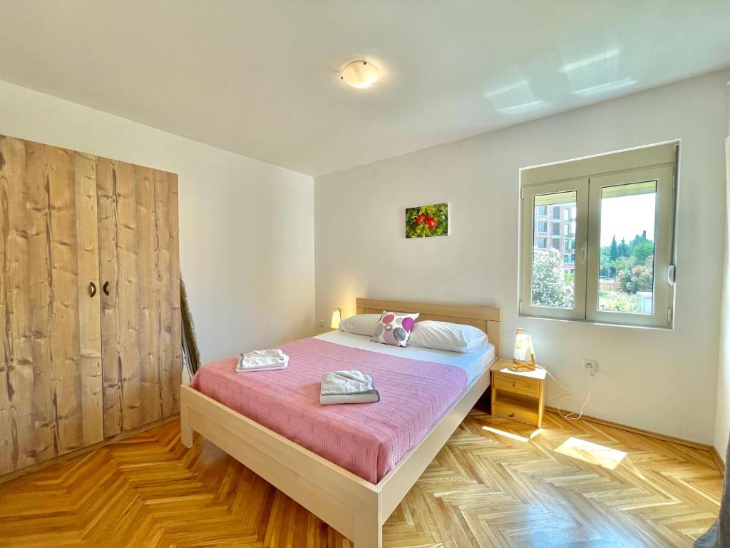 Garden House Budva - Apartment With Garden View