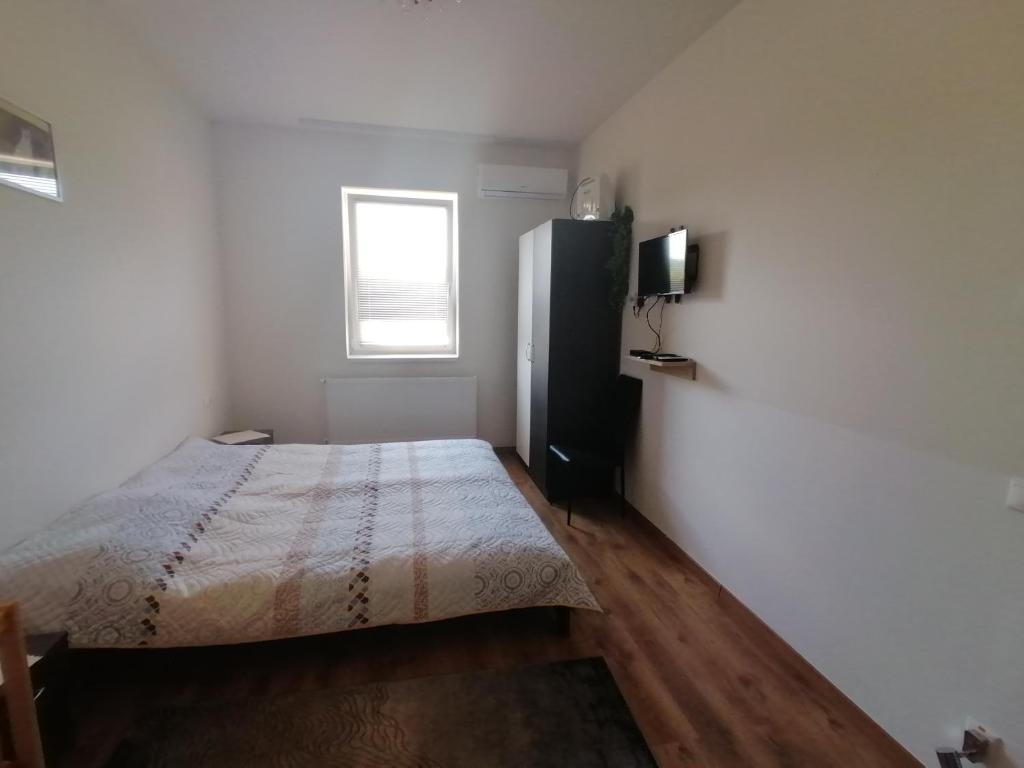ZOLDAV 4254 Nyíradony, 6 Láró-tanya kép - 1
