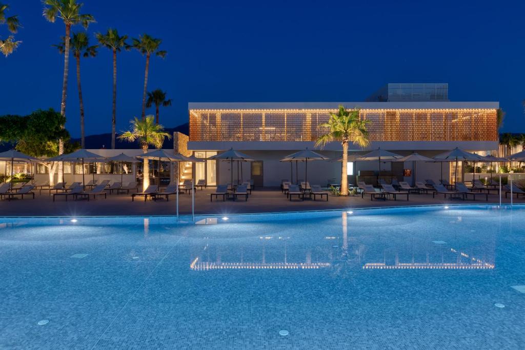Bazén v ubytování Utopia Blu Hotel nebo v jeho okolí