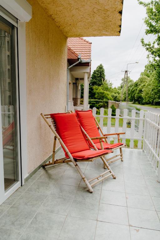 Balkón nebo terasa v ubytování Nyírfa Apartman