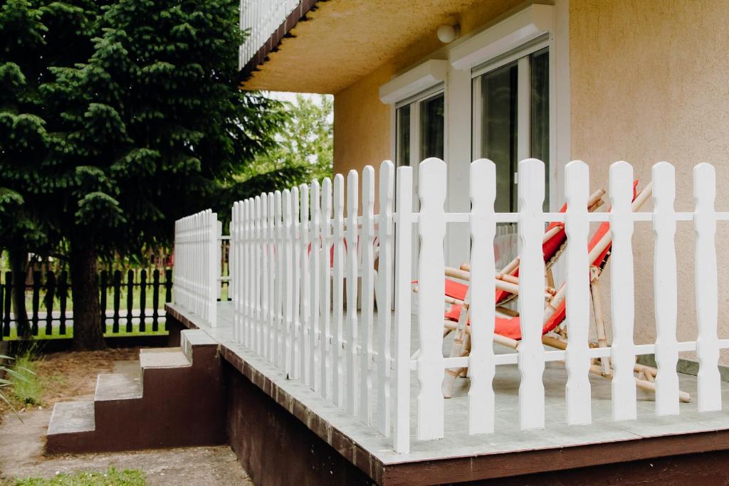 Balkón nebo terasa v ubytování Nyírfa Apartman