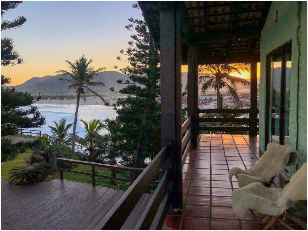  Joaquina House - casa especial no costão da Praia da Joaquina