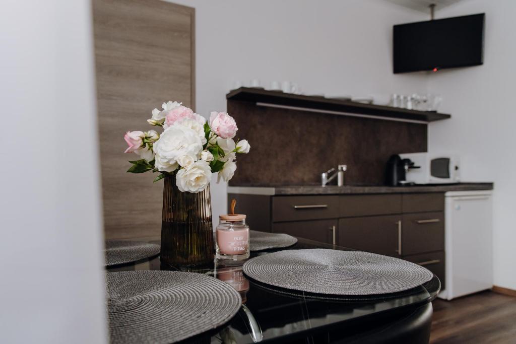 Kuchyň nebo kuchyňský kout v ubytování Nyírfa Apartman