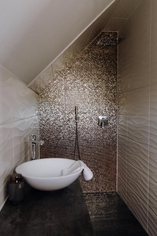 Koupelna v ubytování Nyírfa Apartman