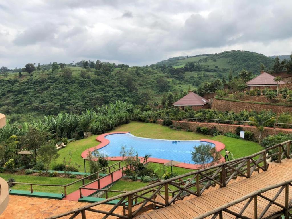 Pemandangan kolam renang di Ngorongoro Marera Mountain View Lodge atau di dekatnya