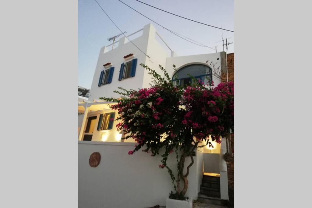 The building in which A villát is located