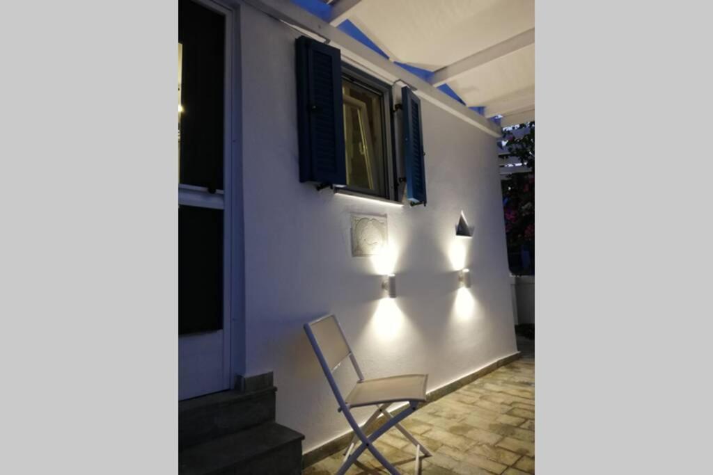 Kép Cycladic Villa La Paloma - Κυκλαδίτικο σπίτι δίπλα στον γιαλό szállásáról Mérihaszban a galériában