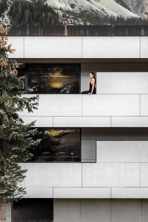Nespecifikovaný výhled na hory nebo výhled na hory při pohledu z hotelu