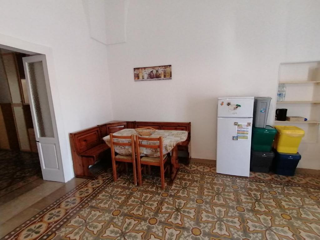 Kuchyň nebo kuchyňský kout v ubytování Le Pipirusse