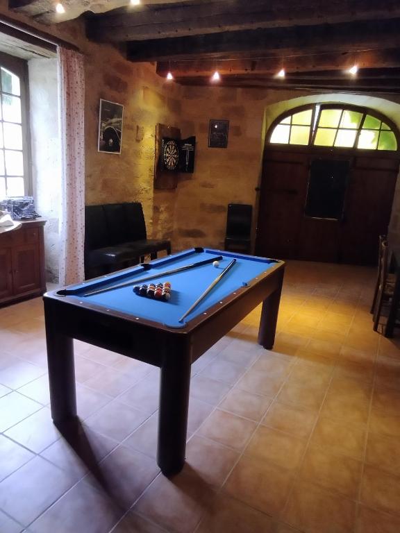 Biliár nebo kulečník v ubytování Le Pressoir chambres d'hôtes