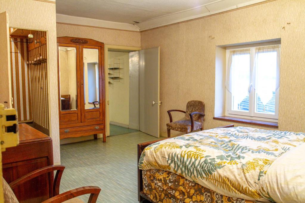 Le loup qui dort - Double Room With Shared Bathroom