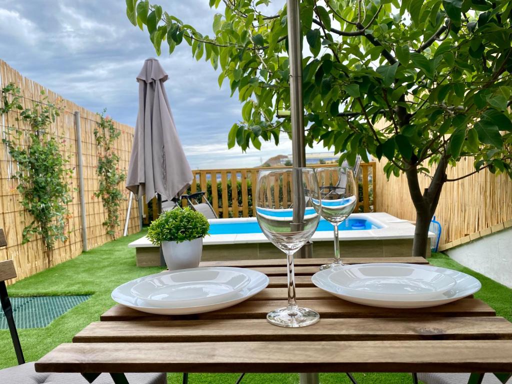 Bazén v ubytování Suite Breeze - Private Heated Pool nebo v jeho okolí