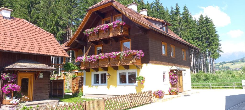 Budova, v ktorej sa apartmán nachádza