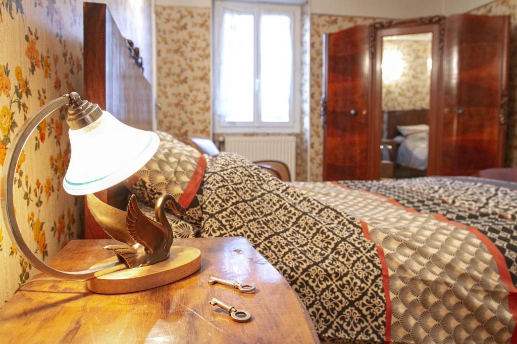 Le loup qui dort - Double Room With Shared Bathroom