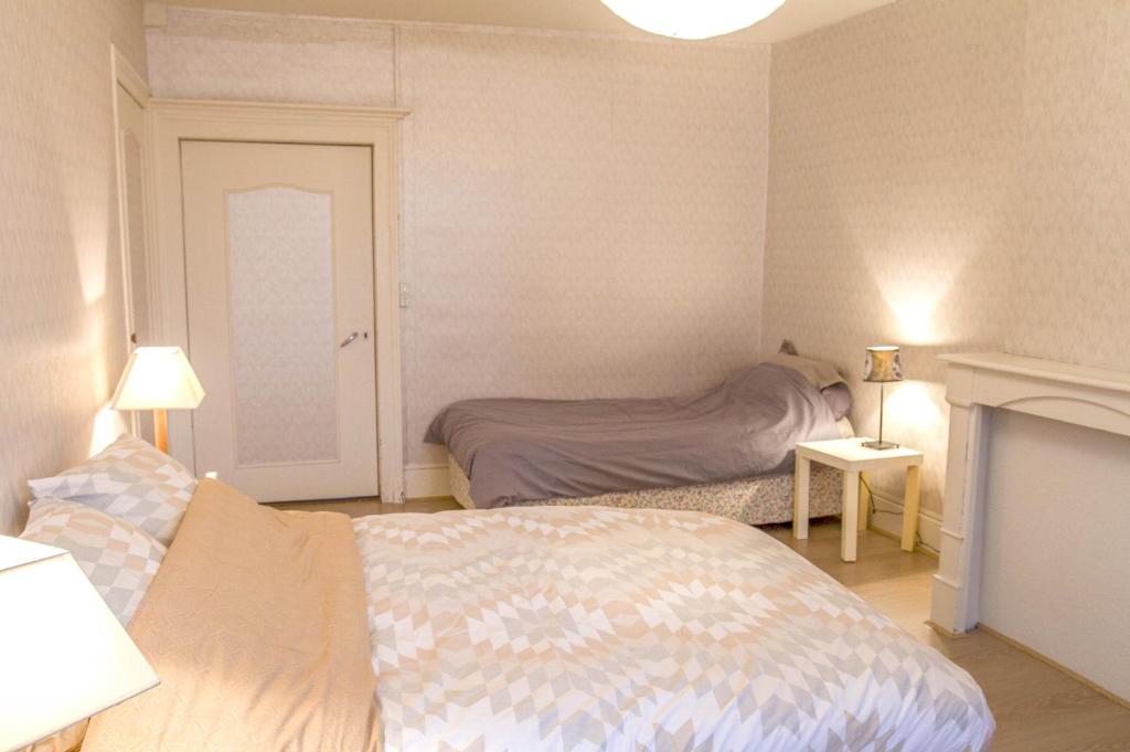 Le loup qui dort - Basic Triple Room With Shared Bathroom