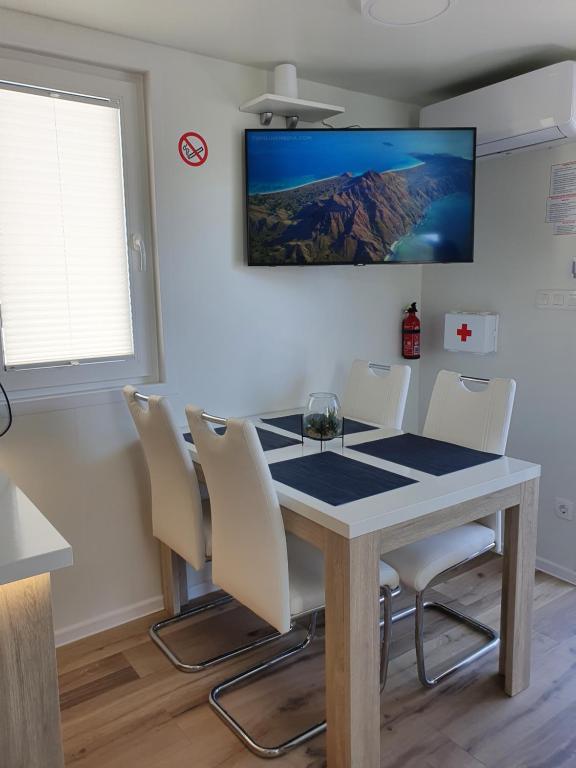 Fotografie z fotogalerie ubytování Floating House SENA v destinaci Pula