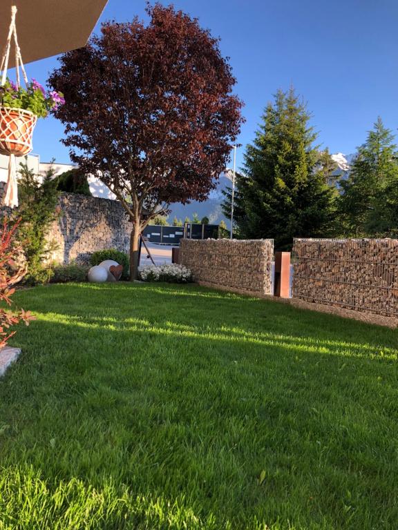 Vonkajšia záhrada v ubytovaní Ferienwohnung Gritsch Sommercard inclusive