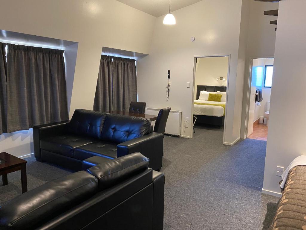 
Superior One-Bedroom Apartment
