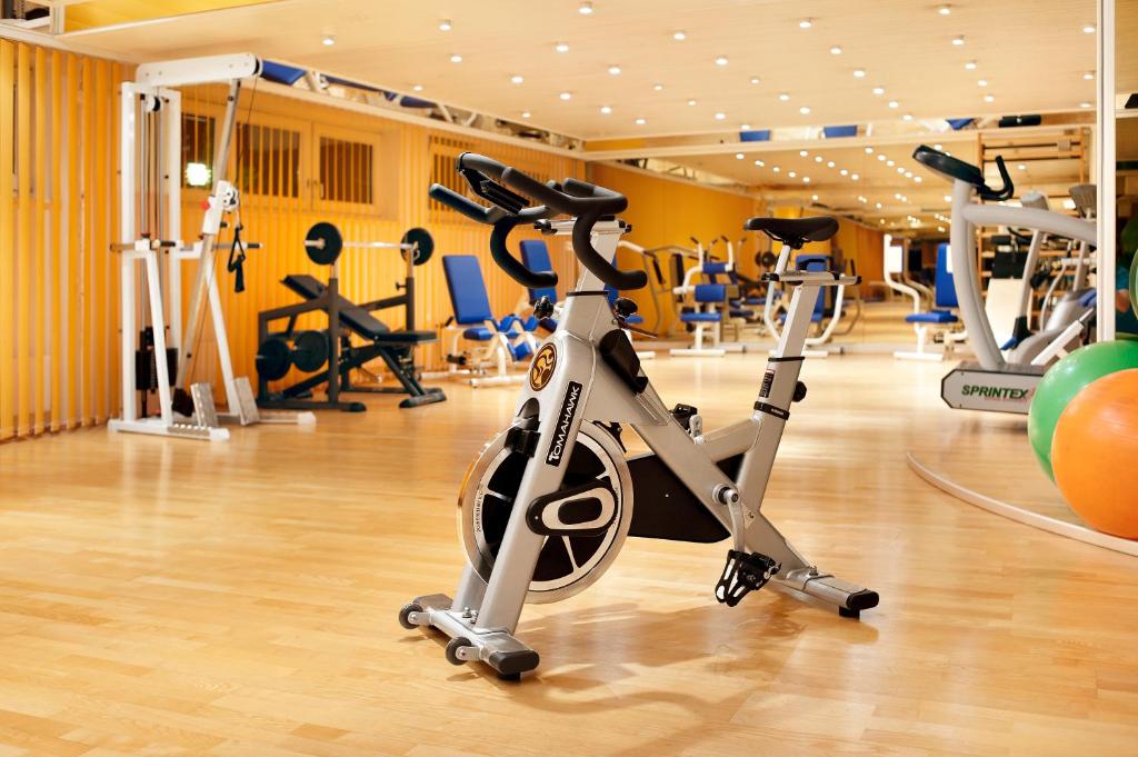 Fitness centrum a/nebo fitness zařízení v ubytování Hotel Fürstenhof - Wellness- und Golfhotel