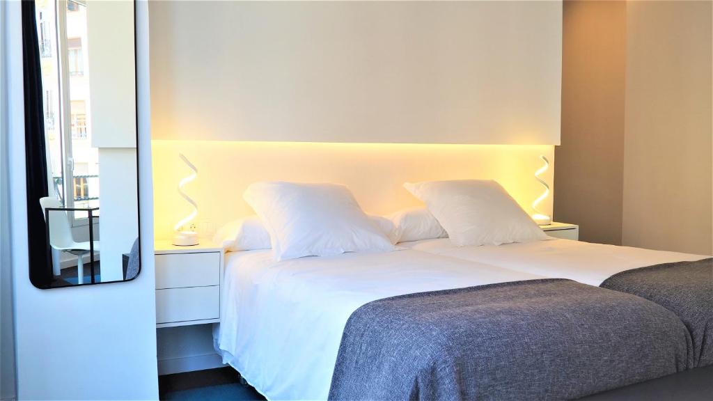 PLAZA VIEW, Valencia – Updated 2023 Prices
