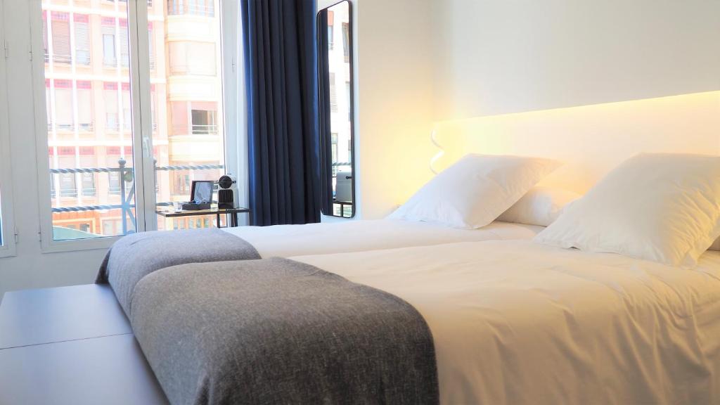 PLAZA VIEW - Resim 13